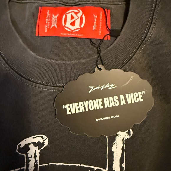 *Rare* Evil Vice Exclusive Red Tag ‘Beware’ Tee size Medium - Picture 7 of 7